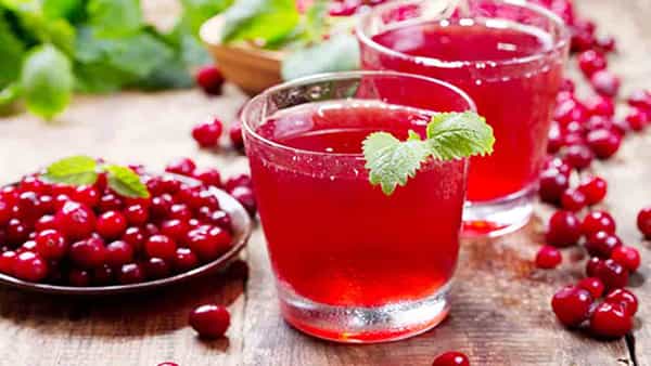 Cranberry Juice: మూత్రనాళ ఇన్ఫెక్షన్స్తో బాధపడేవారికి దివ్య ఔషధం.. క్రాన్బెర్రీ జ్యూస్ అంటున్న వైద్యులు..