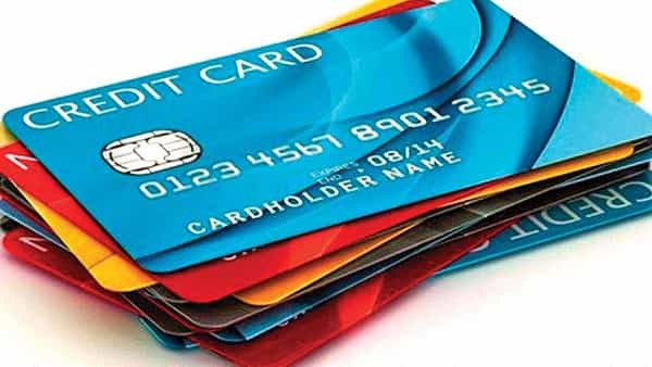 Credit Cards: పండగ సీజన్లో క్రెడిట్ కార్డు ద్వారా షాపింగ్ చేస్తున్నారా? తప్పకుండా గుర్తించుకోవాల్సిన విషయాలు