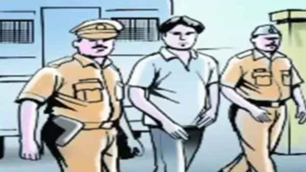 Crime News: అంతర్రాష్ట్ర దొంగ స్కెచ్.. మూత్రం వస్తుందని చెప్పి పరారయ్యాడు.. తలపట్టుకుంటున్న పోలీసులు