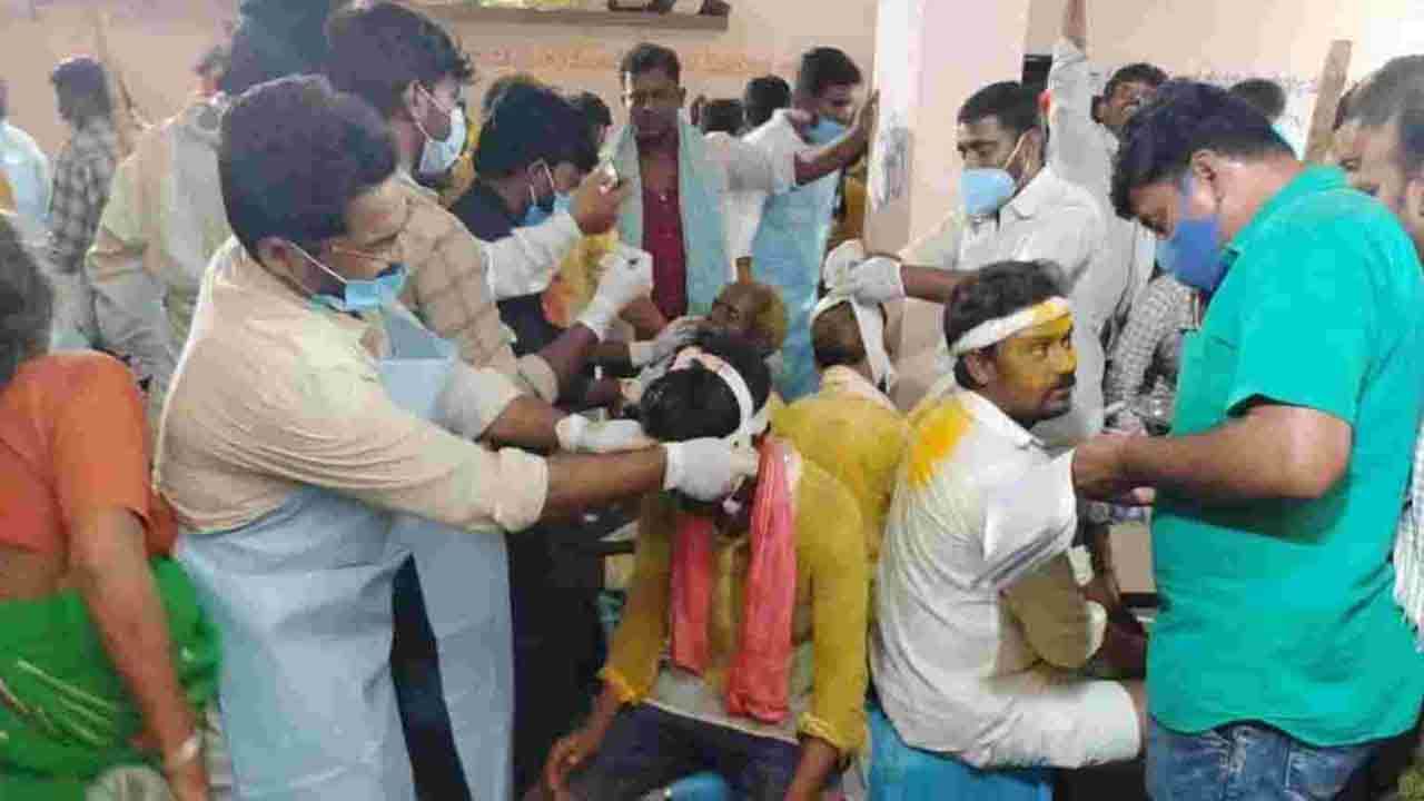 Devaragattu: దేవరగట్టు కర్రల సమరంలో పాల్గొన్న14 మంది అరెస్ట్.. తలలు పగలడానికి పక్కా ప్రణాళిక కారణమని నిర్ధారణ