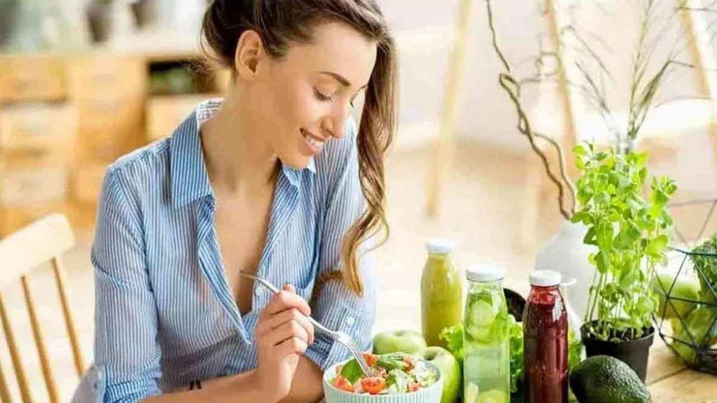 Health Tips: అజీర్తితో బాధపడుతున్నారా?.. అయితే ఈ వంటింటి చిట్కాలు పాటించండి.. ఆరోగ్యంగా ఉండండి.. Health Tips: అజీర్తితో బాధపడుతున్నారా?.. అయితే ఈ వంటింటి చిట్కాలు పాటించండి.. ఆరోగ్యంగా ఉండండి..