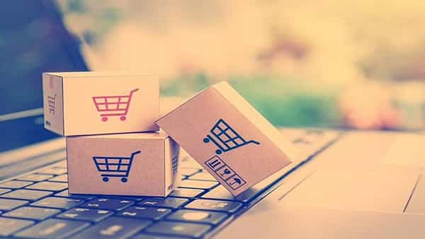 Online Shopping: ఆన్లైన్ షాపింగ్ చేసేటప్పుడు అలర్ట్.. ఈ విషయాలు కచ్చితంగా గుర్తుంచుకోండి..