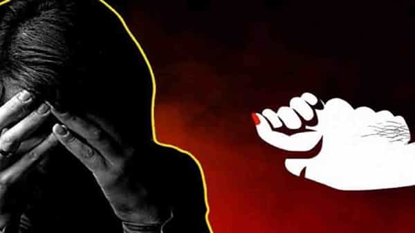 Gang-rape Victim Dies: 54 ఏళ్ల మహిళపై సామూహిక లైంగిక దాడి.. పట్టించుకోని పోలీసులు.. చివరికి ఏం చేసిందంటే..?