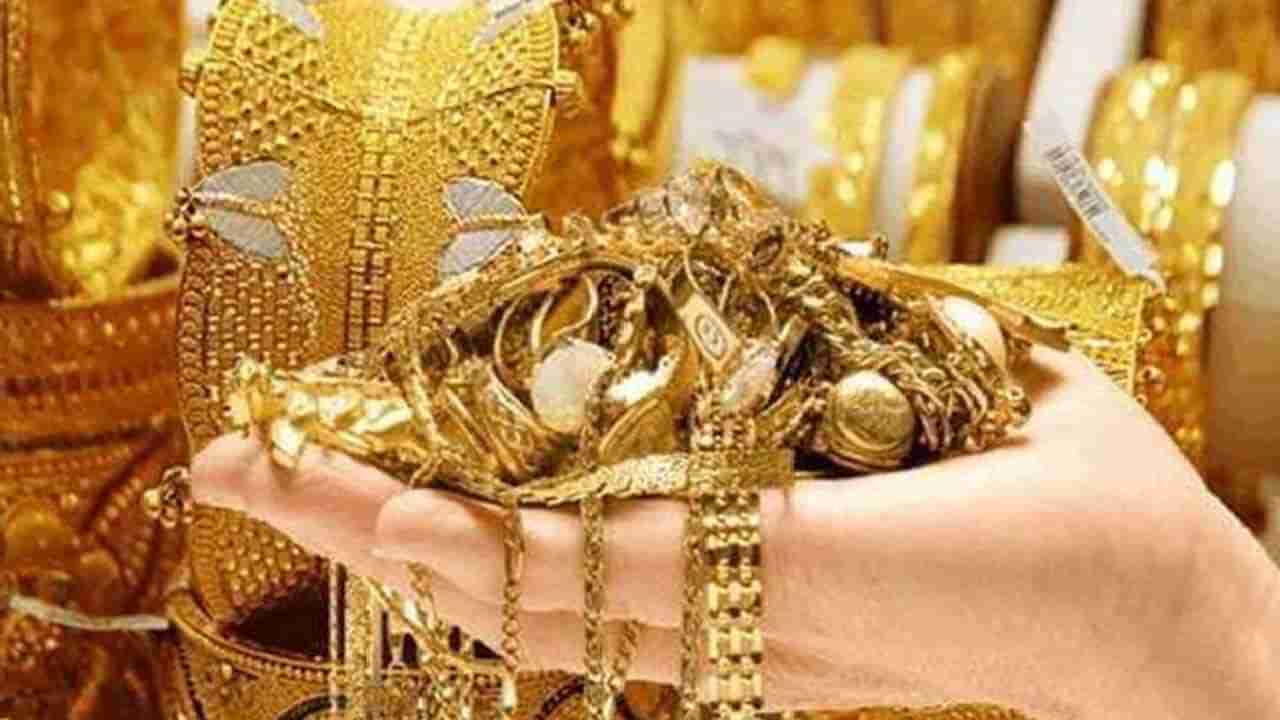 Gold Price Today:  పండగ సీజన్‏లో షాకిస్తున్న బంగారం ధరలు..  ఈరోజు గోల్డ్ రేట్స్..