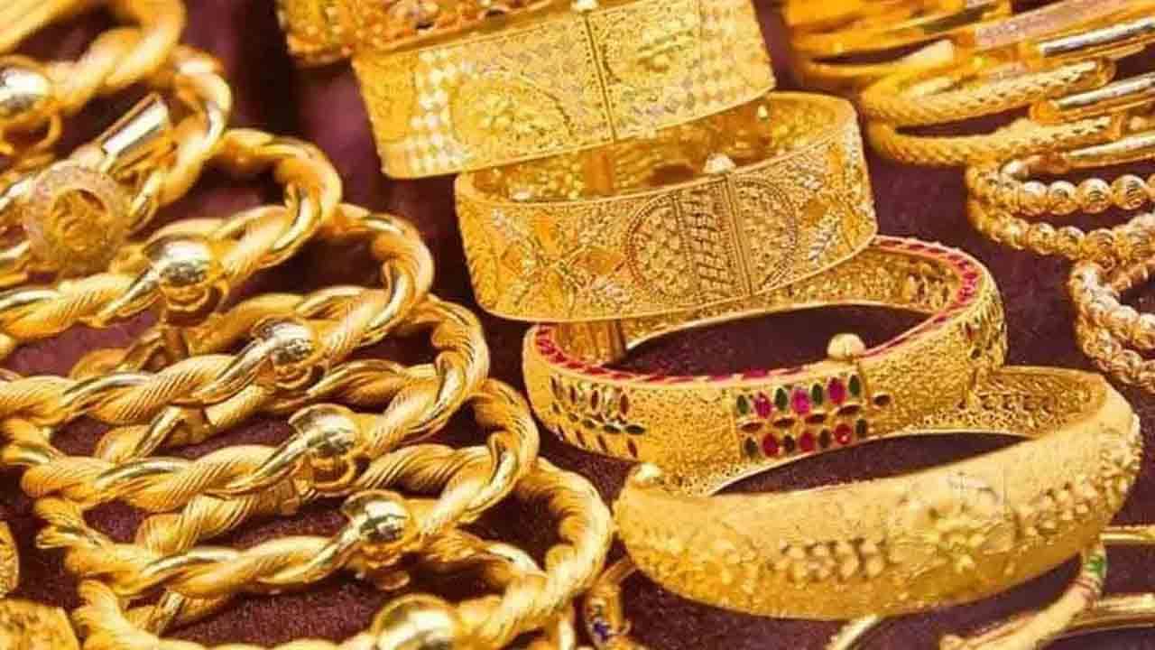 Gold Price Today: పండగ వేళ మహిళలకు షాకింగ్‌.. పెరిగిన బంగారం ధరలు..!