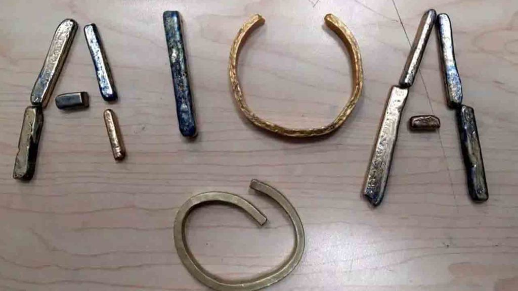 Gold Seized: నయా ప్లాన్.. ఫేస్క్రిమ్ రూపంలో బంగారం స్మగ్లింగ్.. చివరకు ఏమైందంటే..? Gold Seized: నయా ప్లాన్.. ఫేస్క్రిమ్ రూపంలో బంగారం స్మగ్లింగ్.. చివరకు ఏమైందంటే..?