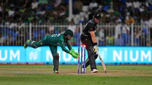 T20 World Cup 2021: న్యూజిలాండ్ ఓపెనర్ గుప్తిల్కు గాయం!.. ఇండియాతో మ్యాచ్కు అనుమానామే..