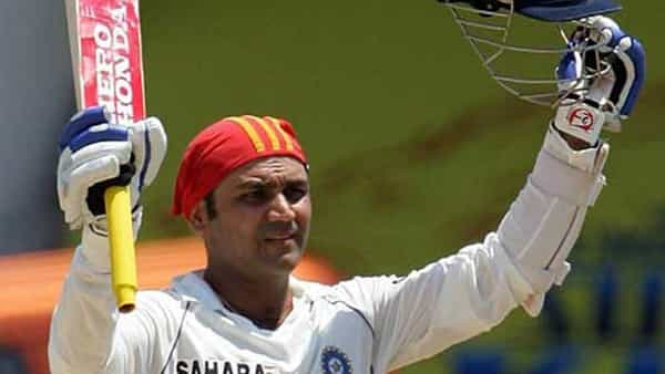 Virender Sehwag Birthday: మైదానంలో బౌలర్లకు చుక్కలు.. నెట్టింట్లో ఫ్యాన్స్కు మాత్రం నవ్వులు.. తనదైన స్టైల్తో ఆకట్టుకుంటోన్న నవాబ్ ఆఫ్ నజాఫ్గఢ్