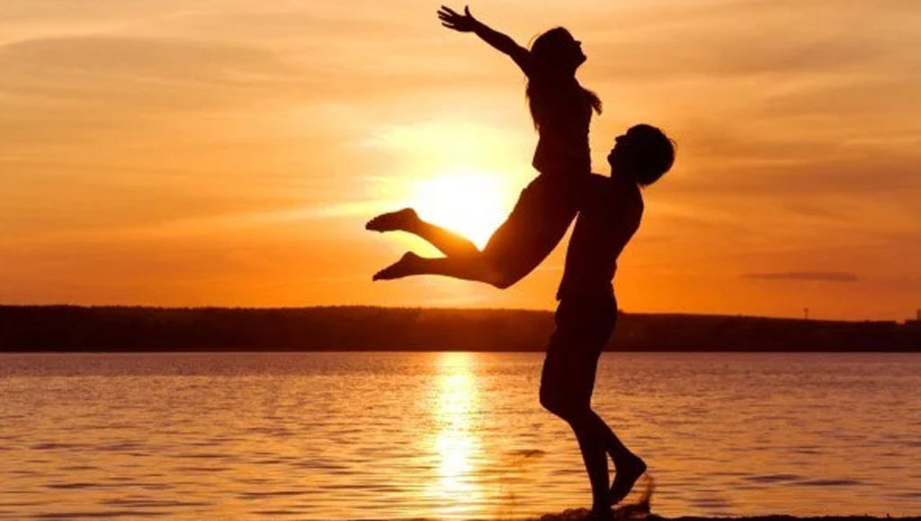 Life Style: మీ దాంపత్య జీవితం అన్యోన్యంగా సాగాలంటే ఇవి తప్పనిసరి.. భర్తలూ ఇది మీ కోసమే.. Life Style: మీ దాంపత్య జీవితం అన్యోన్యంగా సాగాలంటే ఇవి తప్పనిసరి.. భర్తలూ ఇది మీ కోసమే..
