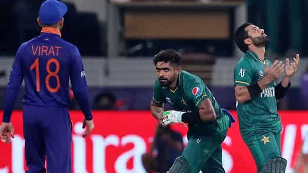 IND Vs PAK: టీమిండియాను కొంపముంచిన ఆ నలుగురు.. ధోని-శాస్త్రి వ్యూహం విఫలం.. విన్నర్గా పాక్..
