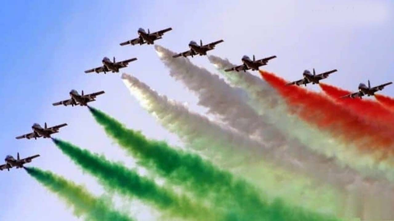 Indian Air Force Day 2021: అబ్బురపరిచే విన్యాసాలు.. గగనతంలో రంగుల హరివిల్లులు.. నేడు ఇండియన్‌ ఎయిర్‌ఫోర్స్‌ డే