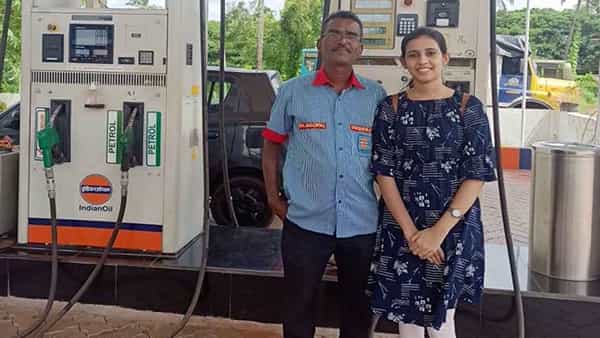 Inspiring Story: సాధారణ కుటుంబానికి చెందిన ఈ తండ్రికూతుళ్లు ఎందరికో ఆదర్శం.. కేంద్ర మంత్రి ట్వీట్..!