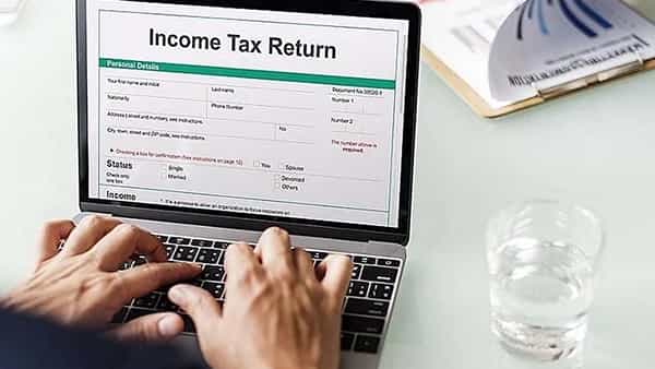 IT Returns: మీ ఇన్కం టాక్స్ రిటర్న్స్ ఫైల్ చేస్తున్నారా? అయితే మీరు ఈ ఫారమ్ను పూర్తి చేయకపోతే మీరు రిటర్న్స్ పొందలేరు