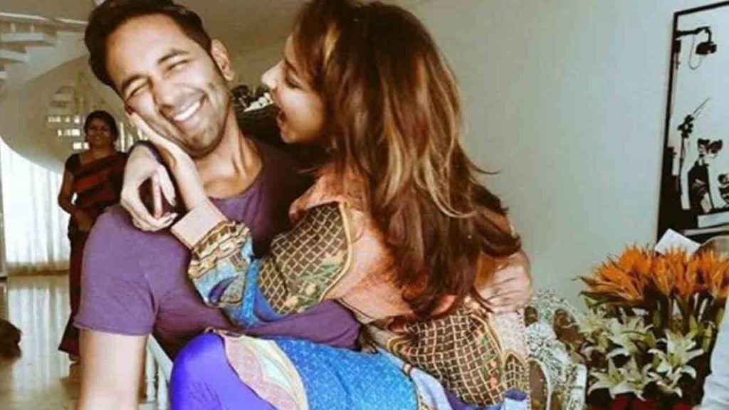 Manchu Lakshmi: మేమంతా ఒకటే..పవన్ కళ్యాణ్, విష్ణు చాలాసేపు మాట్లాడుకున్నారంటున్న మంచు లక్ష్మి Manchu Lakshmi: మేమంతా ఒకటే..పవన్ కళ్యాణ్, విష్ణు చాలాసేపు మాట్లాడుకున్నారంటున్న మంచు లక్ష్మి