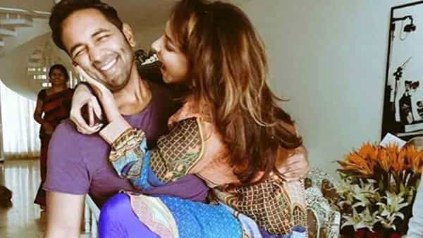 Manchu Lakshmi: మేమంతా ఒకటే..పవన్ కళ్యాణ్, విష్ణు చాలాసేపు మాట్లాడుకున్నారంటున్న మంచు లక్ష్మి