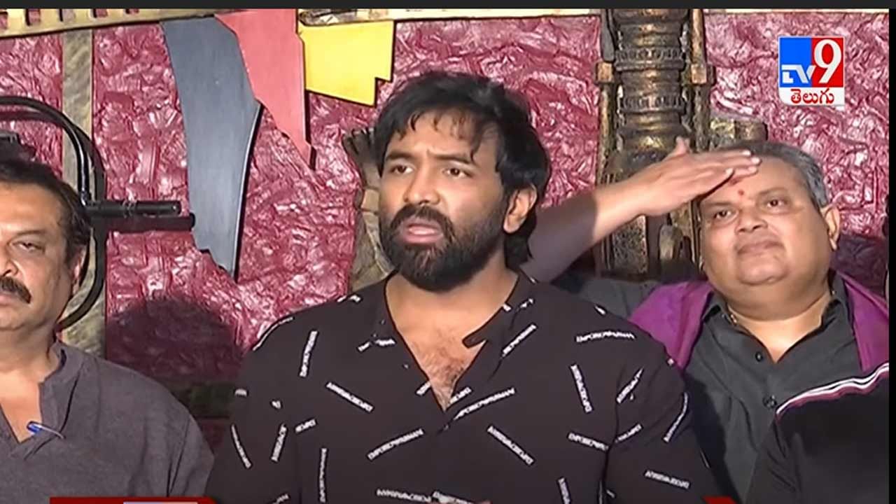 Manchu Vishnu: ప్రకాష్ రాజ్ ప్యానల్ సభ్యులకు మంచు విష్ణు వార్నింగ్.. ఫ్యామిలీని లాగొద్దంటూ సీరియస్..