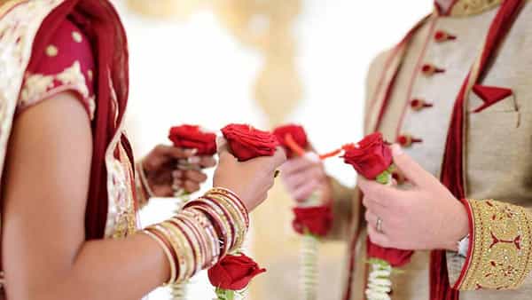 Love Story: అచ్చం కన్యాదానం సినిమానే.. భార్య సంతోషంగా లేదని భర్త ఏం చేశాడో తెలుసా..?