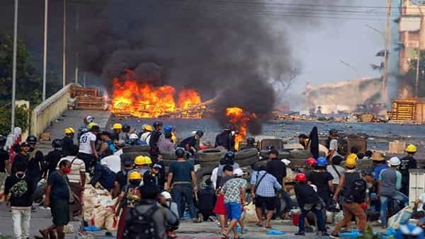 Myanmar: మయన్మార్లో దారుణం.. తిరుగుబాటుదారుల ఘర్షణలో 30 మంది సైనికులు మృతి..