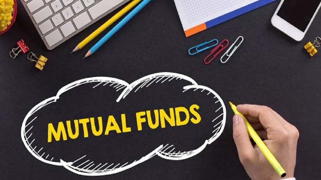 Mutual Funds: నెలనెలా కొంత పొదుపు చేయండి.. పదేళ్లలో లక్షల్లో ఆదాయం పొందండి..