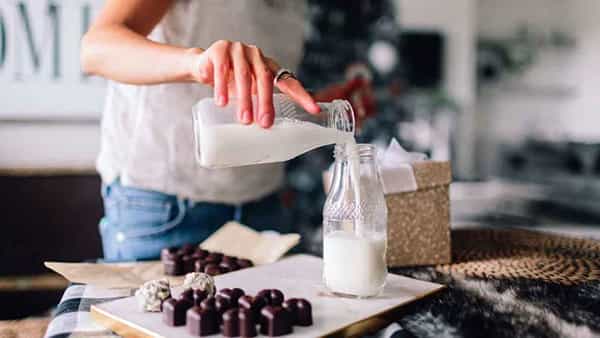 Health: రాత్రిపూట గోరువెచ్చని పాలు తాగితే చక్కటి నిద్ర మీ సొంతం.. ఎన్నో అద్భుత ఆరోగ్య ప్రయోజనాలు.!