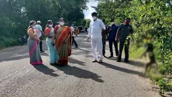 Telangana News: అమానుషం.. కోతిని చంపి చెట్టుకు ఉరేసిన దుండగులు.. అది గమనించిన ఎమ్మెల్యే ఏం చేశారంటే..