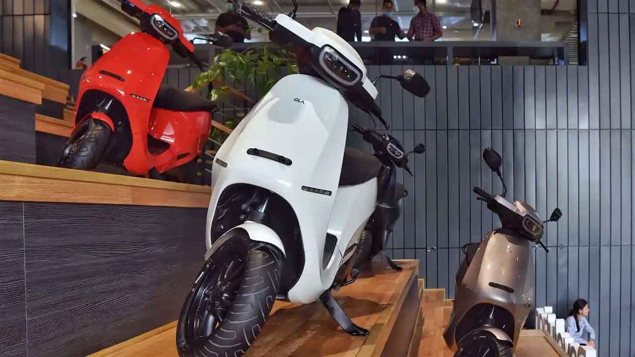 Ola Scooter: ఓలా స్కూటర్ల తయారీ వీడియోను షేర్‌ చేసిన కంపెనీ సీఈఓ భవిష్ అగర్వాల్.. ఆసక్తికర ట్వీట్