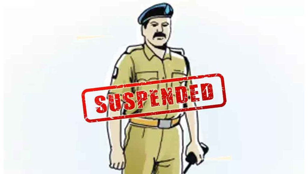 Hyderabad: ఓల్డ్ సిటీ మర్డర్ కేసులో ఎస్ఐపై వేటు.. ప్రాణ హాని ఉందని చెప్పిన పట్టించుకోలదని.. Hyderabad: ఓల్డ్ సిటీ మర్డర్ కేసులో ఎస్ఐపై వేటు.. ప్రాణ హాని ఉందని చెప్పిన పట్టించుకోలదని..