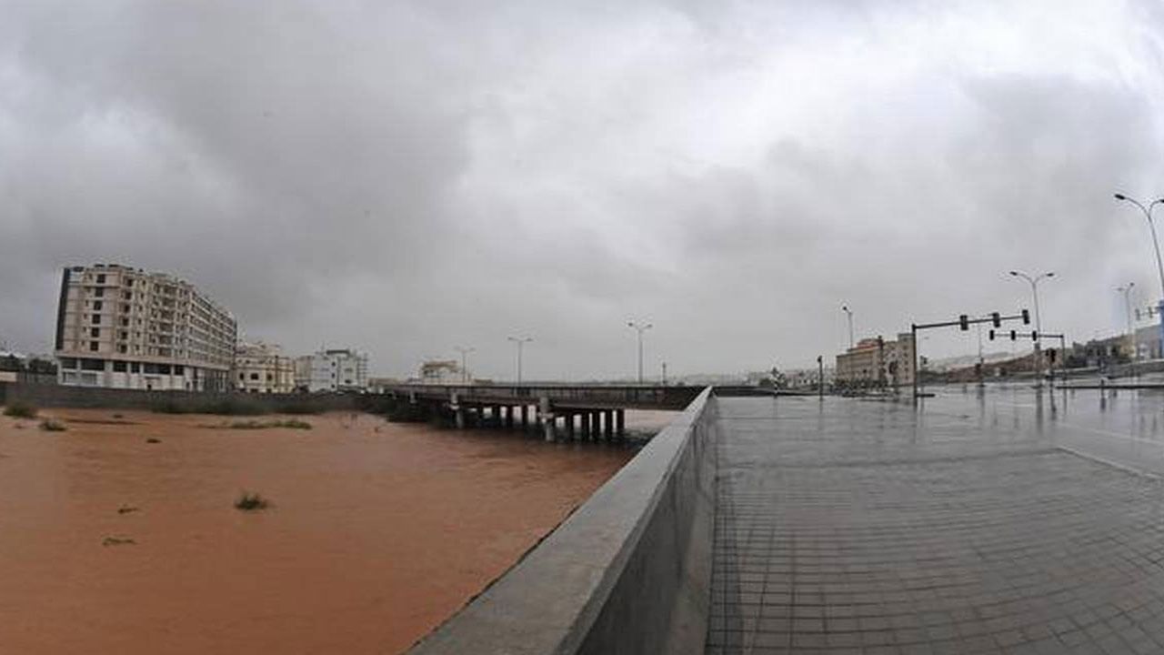 Cyclone In Oman: ఒమన్లో షహీన్ తుఫాను బీభత్సం.. టీ20 వరల్డ్కప్ నిర్వహణపై ప్రభావం..!