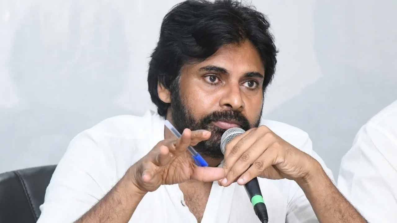 Pawan Kalyan: తెరమీదకు కొత్త డిమాండ్.. కర్నూలు జిల్లాకు ఆయన పేరు పెట్టాలన్న పవన్ కళ్యాణ్