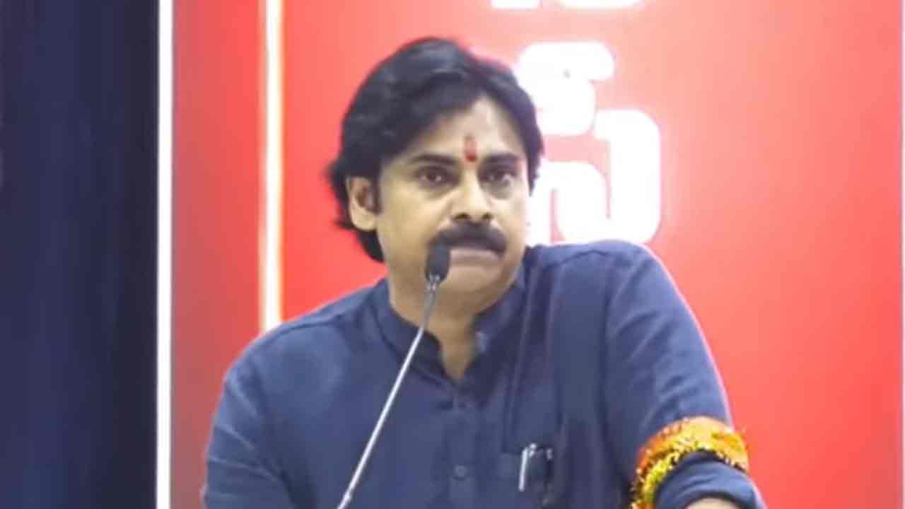 Pawan Kalyan: 17 ఏళ్ల కుర్రాడికి కూడా సమస్యలపై పోరాడే తత్వం తెలంగాణ సొంతమన్న పవన్ కళ్యాణ్