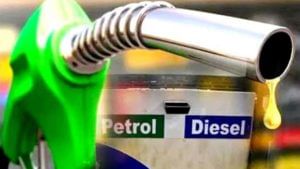 Petrol Diesel Prices Today: బాదుడే.. బాదుడే.. మళ్లీ భారీగా పెరిగిన పెట్రోల్‌, డీజిల్‌ ధరలు.. సామాన్యుడి జేబుకు చిల్లు..!