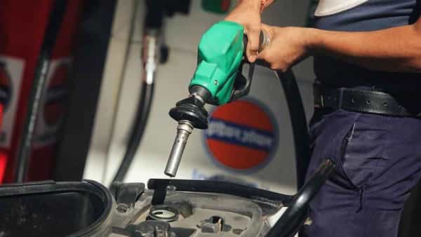 Petrol Diesel Price Today: భగ్గుమంటున్న పెట్రోల్, డీజిల్ ధరలు.. మళ్లీ పరుగులు.. తాజా రేట్ల వివరాలు..!