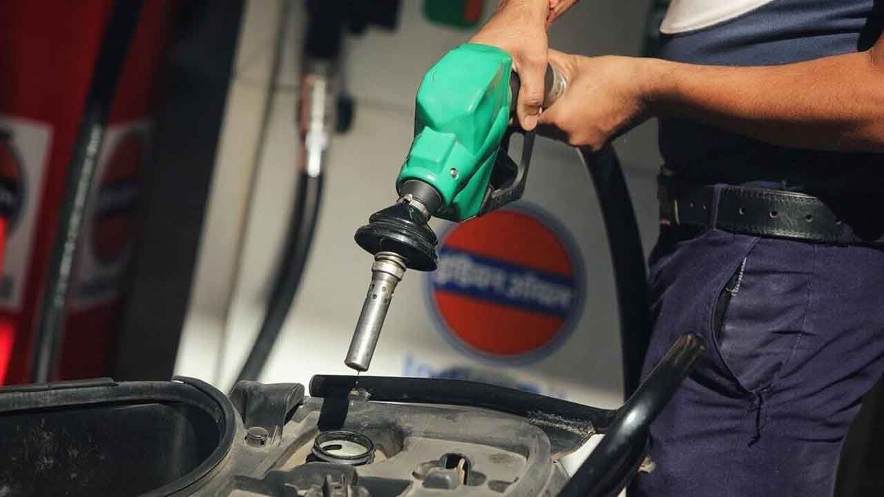 Petrol Diesel Price Today: భగ్గుమంటున్న పెట్రోల్‌, డీజిల్‌ ధరలు.. మళ్లీ పరుగులు.. తాజా రేట్ల వివరాలు..!