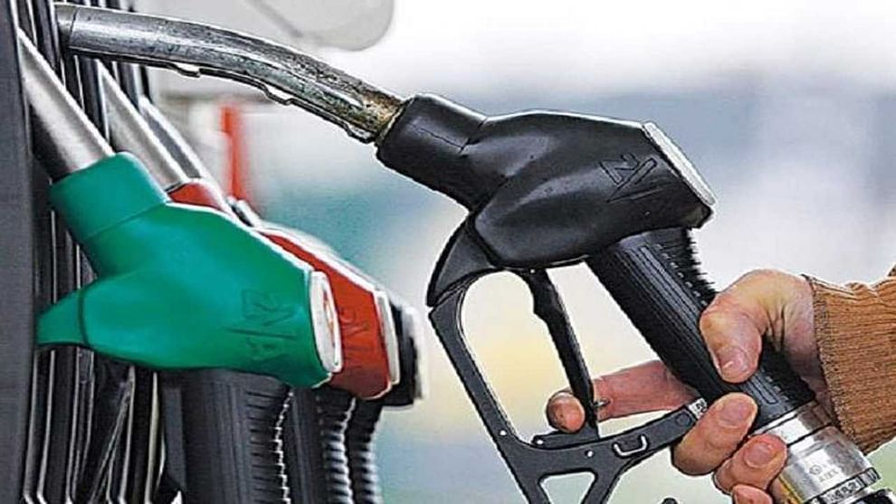 Petrol Diesel Price: మెట్రోనగరాల్లో పెట్రోల్‌, డీజిల్‌ ధరలకు బ్రేకులు.. మీ నగరంలో ఎలా ఉందో తెలుసా..