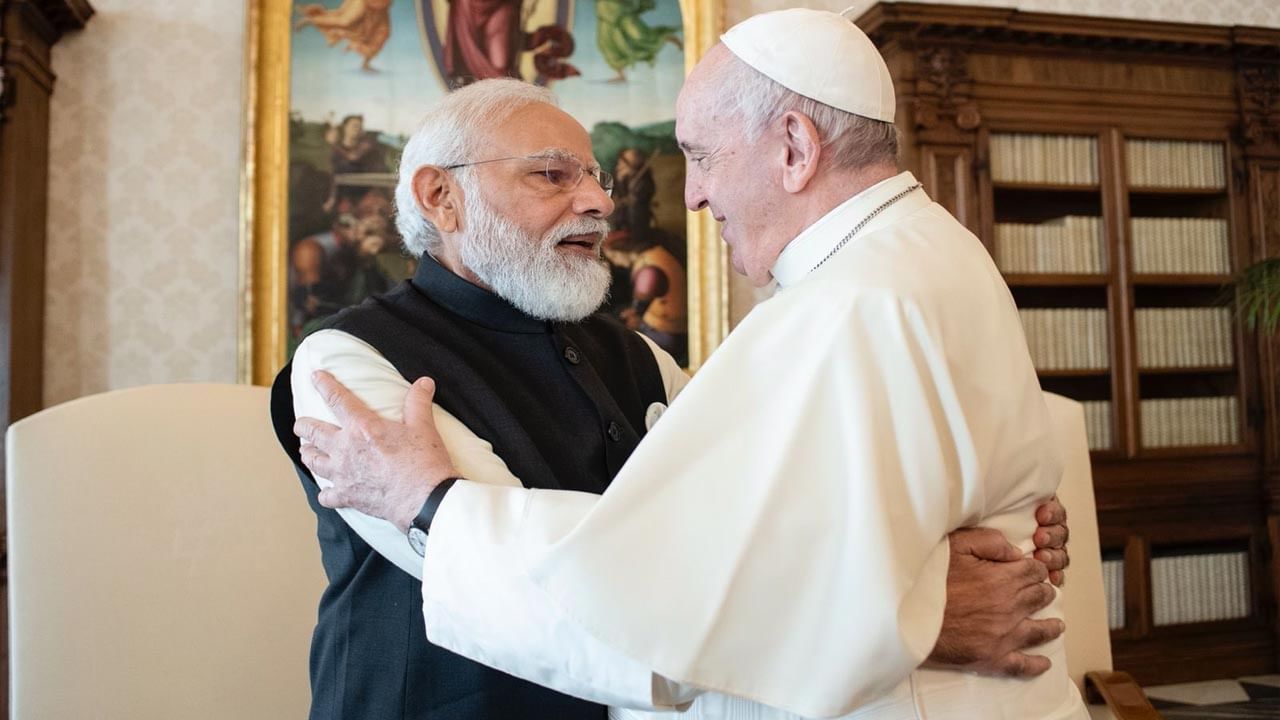 PM Modi Meets Pope: వాటికన్‌లో పోప్ ఫ్రాన్సిస్‌ను కలిసిన భారత ప్రధాని మోడీ..