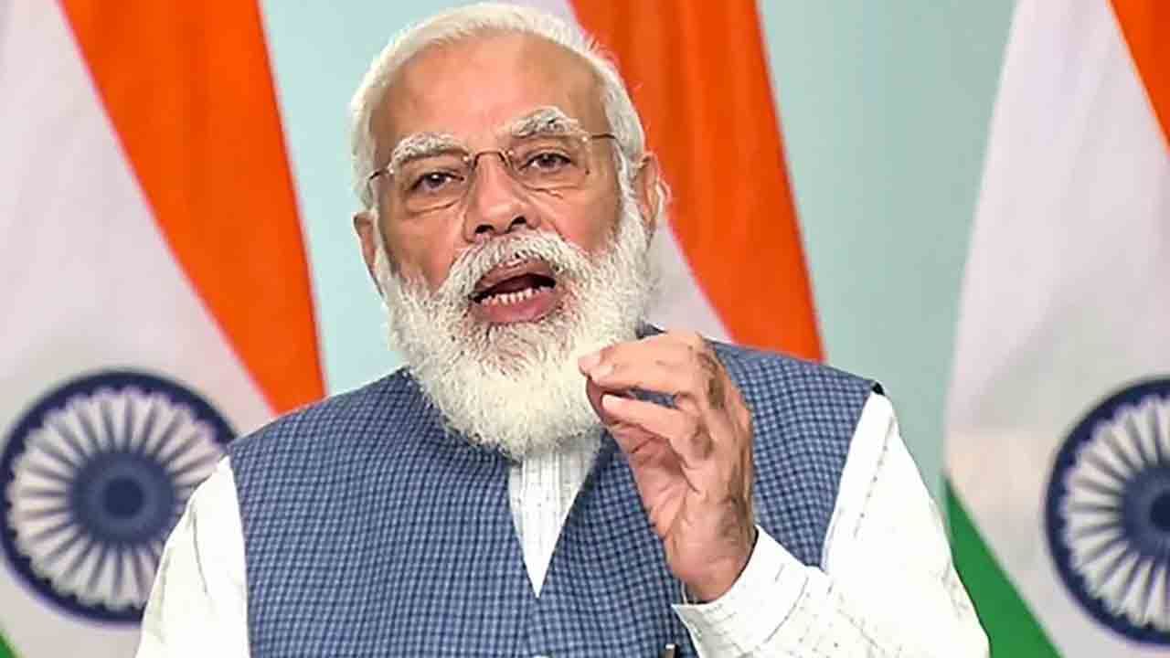 PM Narendra Modi: అలాంటి వారితో దేశానికి ప్రమాదం.. అప్రమత్తంగా ఉండాలి: ప్రధాని మోదీ