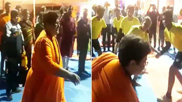 MP Pragya Thakur: కబడ్డీ.. కబడ్డీ.. పండుగ సమయంలో క్రీడాకారులతో కబడ్డీ ఆడిన ఎంపీ ప్రజ్ఞా ఠాకూర్..