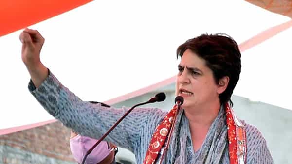 Priyanka Gandhi: యూపీ సీఎం సొంత గడ్డపై గర్జించిన ప్రియాంక గాంధీ.. ప్రాణం పోయినా సరే
