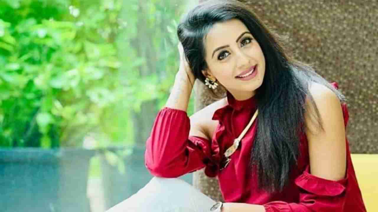 Sanjjanaa Galrani: క్యాబ్ డ్రైవర్ పై కస్సుబుస్సులాడిన హీరోయిన్.. పోలీసులకు ఫిర్యాదు.. అసలేమైందంటే..