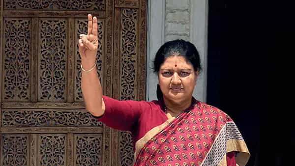 Sasikala: ఇవాళ జయలలిత సమాధి వద్దకు శశికళ.. పొలిటికల్ రీఎంట్రీపై ప్రకటనకు ఛాన్స్..