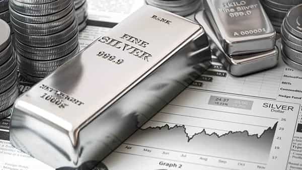 Silver Price Today: పసిడి బాటలోనే వెండి ధర.. పండగ సీజన్లో సిల్వర్ దూకుడు.. ప్రధాన నగరాల్లో ధరల వివరాలు..!