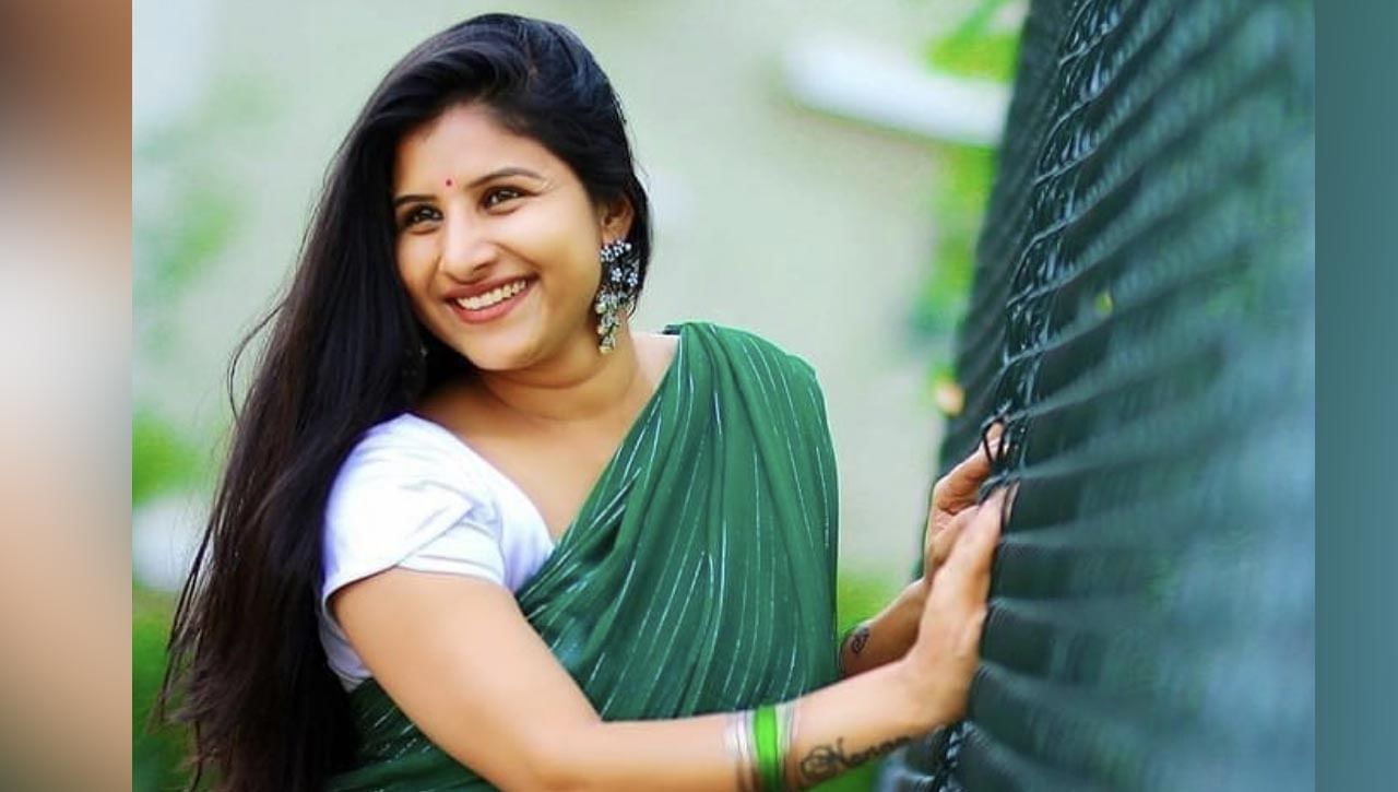 Singer Mangli: మధుర జ్ఞాపకాలను గుర్తు చేసుకున్న మంగ్లీ.. ఆ అరుదైన ఫోటోలపై మీరూ ఓ లుక్కేయండి..