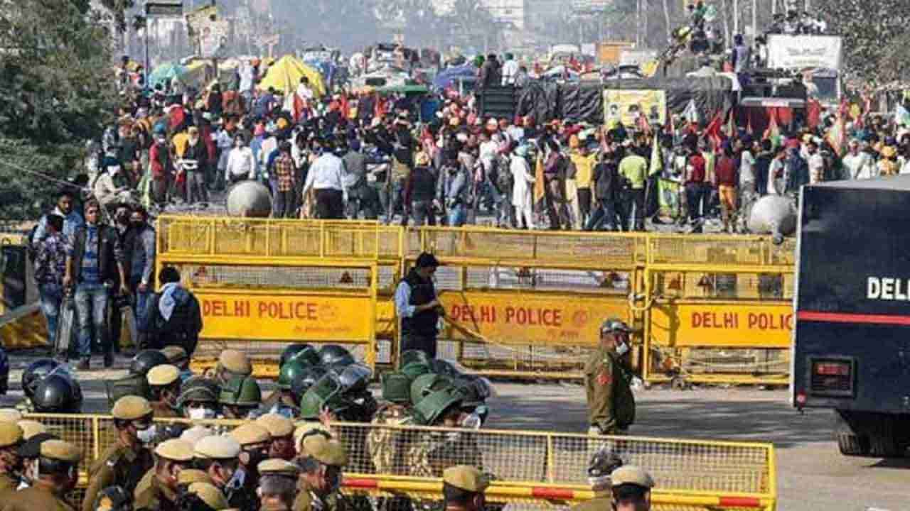 Singhu Border: సింఘు బోర్డర్‌లో కలకలం.. వ్యక్తి దారుణ హత్య.. మణికట్టు కత్తిరించి..