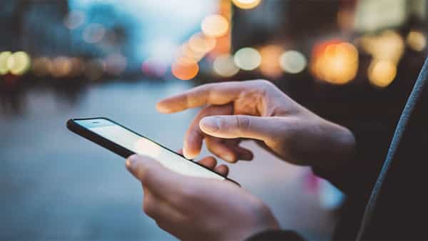 Smartphone Sells: పండగ సీజన్లో దూసుకుపోతున్న ఎంఐ.. రికార్డు స్థాయిలో స్మార్ట్ఫోన్ల అమ్మకాలు..!