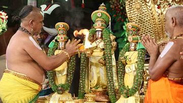 Snapana Tirumanjanam: మొద‌టిసారిగా శ్రీవారికి ప‌టిక‌బెల్లం, కివి పండ్లు, ఎరుపు ప‌విత్రమాల‌ల‌తో స్నప‌న తిరుమంజ‌నం