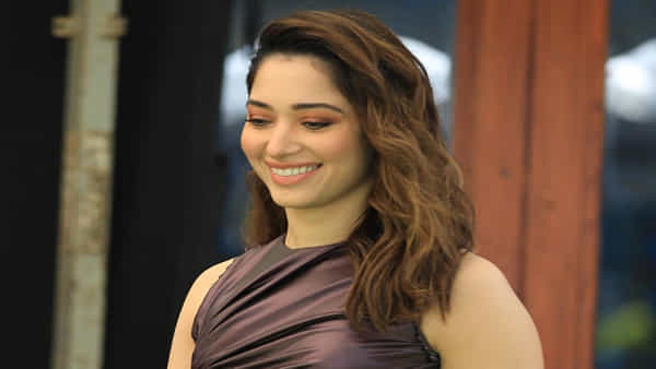 Tamannah: మిల్కిబ్యూటీకి షాకిచ్చిన మేకర్స్.. రంగంలోకి దిగిన రంగమ్మత్త.. పోటీకోసం తంటాలు..
