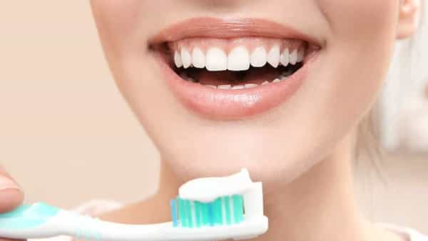 Health Tips: బ్రష్ చేసేటప్పుడు ఈ తప్పులు చేస్తున్నారా.. అయితే దంతాల సమస్యకు వెల్కం చెప్పినట్లే..!