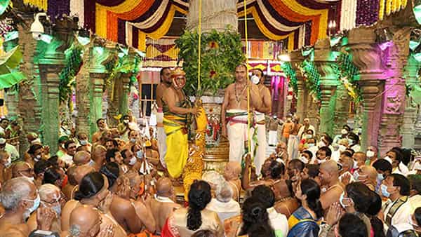 TIRUMALA BRAHMOTSAVAM: ధ్వజారోహణంతో శ్రీవారి బ్రహ్మోత్సవాలు ప్రారంభం.. భారీగా తరలొచ్చిన భక్తులు