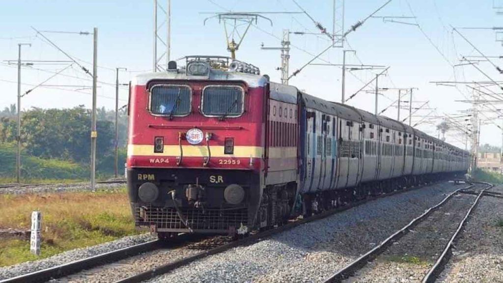Special Train: రైల్వే ప్రయాణీకులకు అలెర్ట్: ఎర్నాకులం నుంచి ధనపూర్కు ప్రత్యేక రైలు.. Special Train: రైల్వే ప్రయాణీకులకు అలెర్ట్: ఎర్నాకులం నుంచి ధనపూర్కు ప్రత్యేక రైలు..