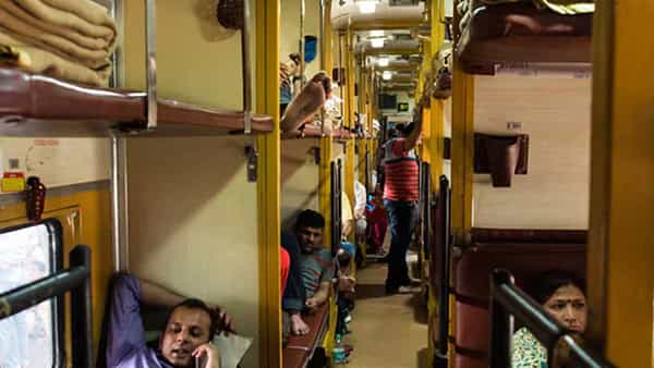 Lower Berth Ticket: రైల్లో లోయర్ బెర్త్ టికెట్ కన్ఫమ్ కావాలంటే ఏం చేయాలి? ఆ ట్రిక్ ఏంటంటే.!